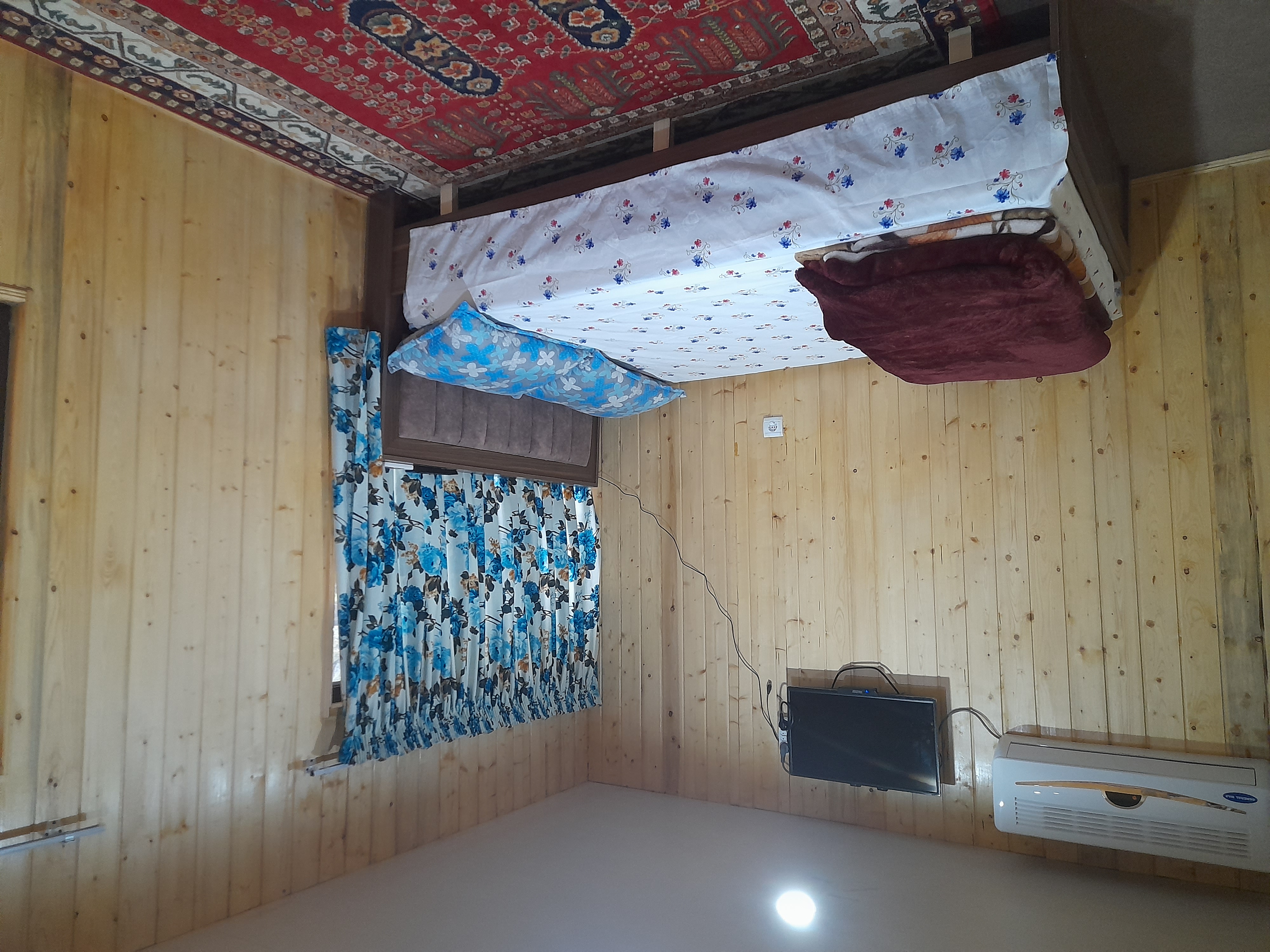 کلبه 5 نسوم
